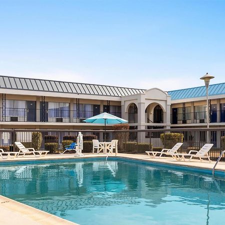 Days Inn By Wyndham Emporia Luaran gambar