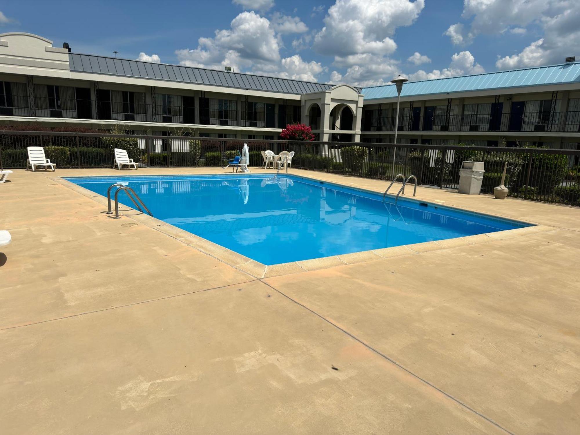 Days Inn By Wyndham Emporia Luaran gambar